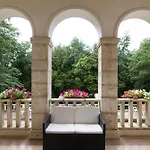 Paradiso Hotel 3*