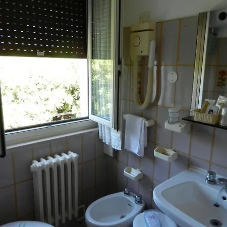 فندق Paradiso 3*