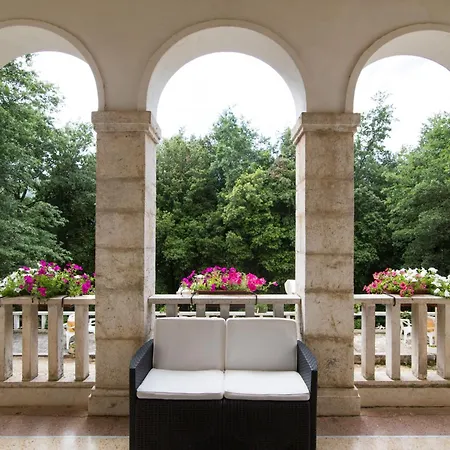 Paradiso Hotel 3*
